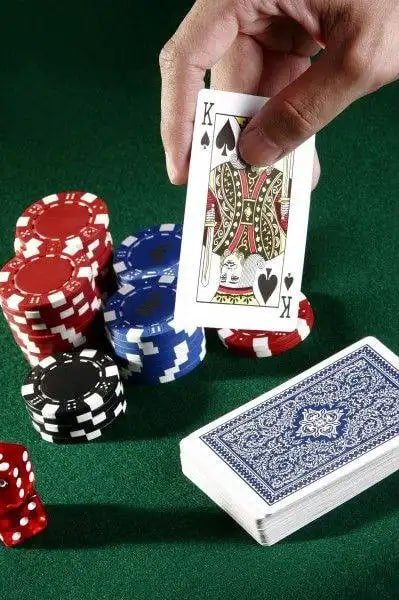 Layar utama aplikasi dumaitoto Singapore Pools di perangkat mobile dengan menu navigasi dan tabel taruhan